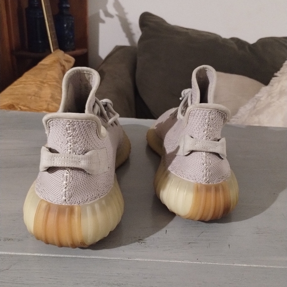 Adidas Yezzys Boost 350 V2 - Picture 4 of 7